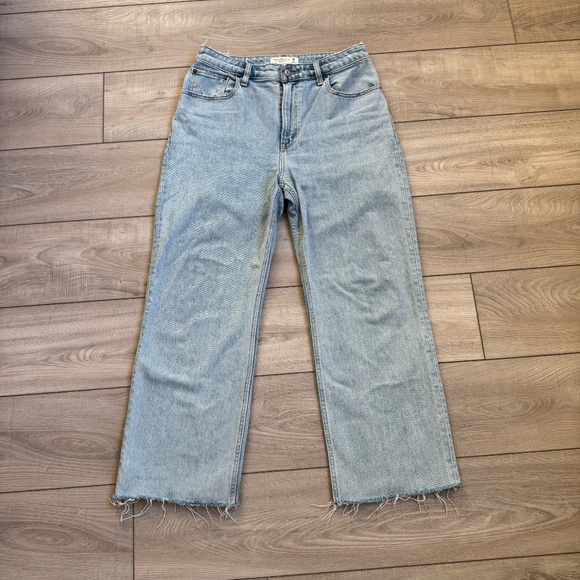 Abercrombie & Fitch Women’s The ’90s Relaxed High-Rise Jeans Size 8 Classic Wash - Picture 1 of 6